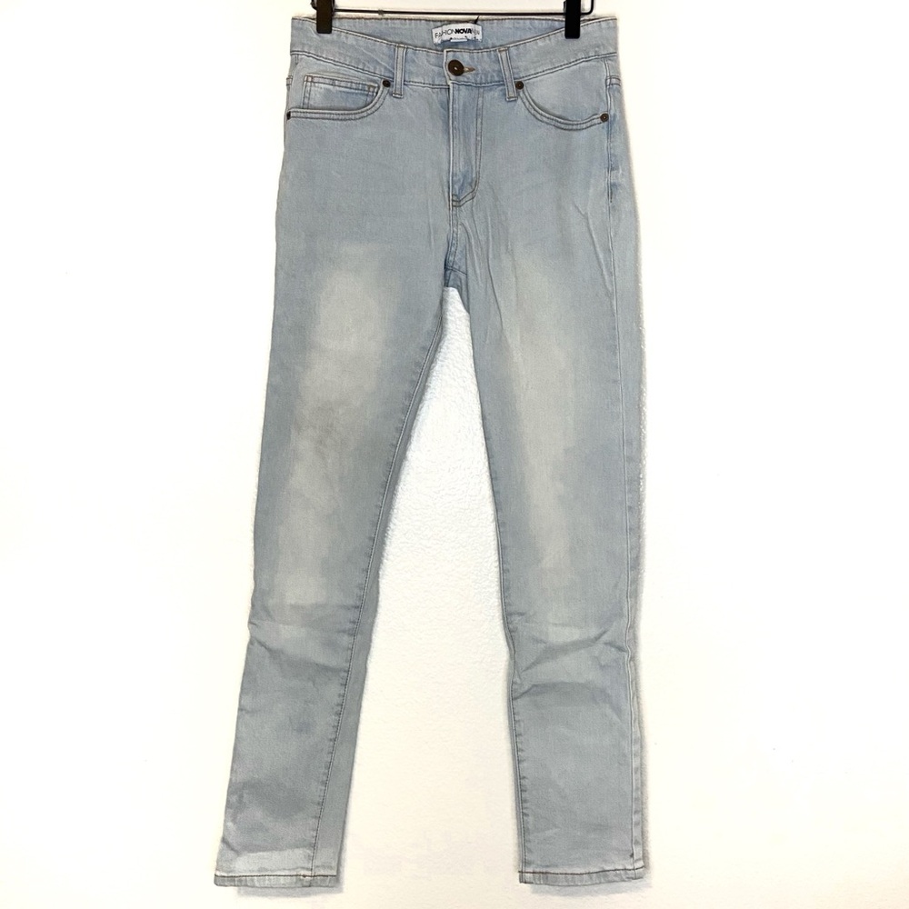 Fashion Nova Men Light Jeans Size 30